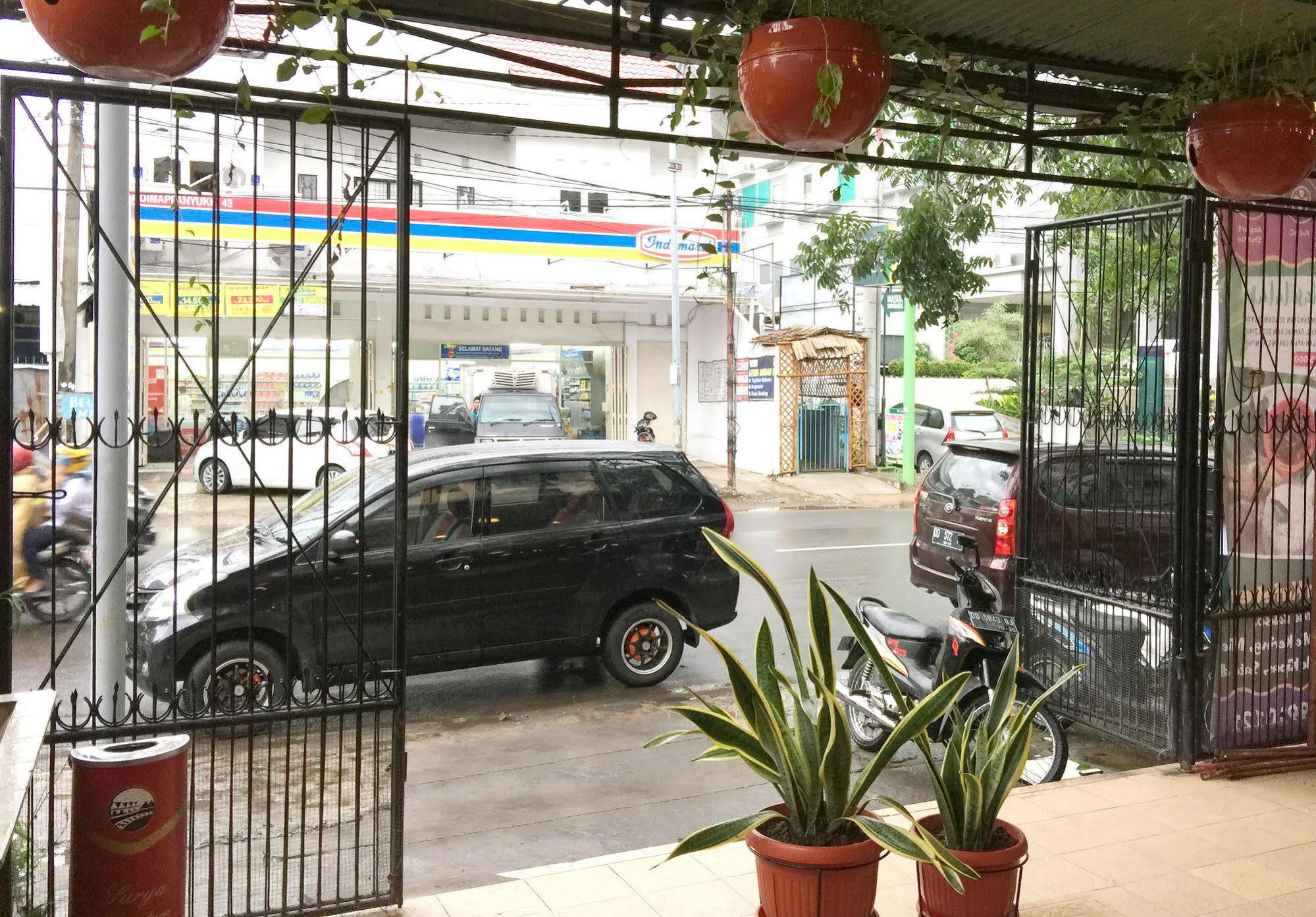 Wisma Sentosa Makassar Exterior foto
